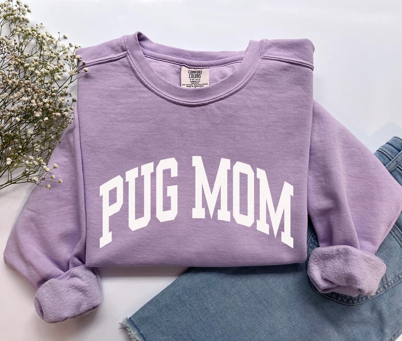 Pug Mom Sweatshirt, Comfort Colors Pug Mom Shirt, Pug Mama Shirt, Dog Mom Gifts, Dog Mom Sweatshirt, Pug Mom Gift, Dog Lover Pug Mom Tshirt