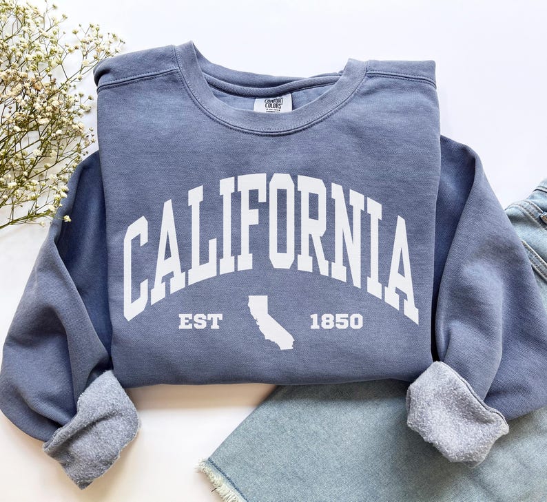 California Sweatshirt, Comfort Colors California Shirt California Vacation Trip Souvenir Gift, Sports Student Preppy California Map Crewneck