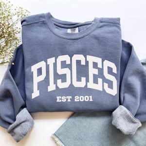 Custom Pisces Sweatshirt, Comfort Colors Custom Pisces Shirt, Pisces Gift, Custom Zodiac Shirt, Personalized Horoscope February March Gift