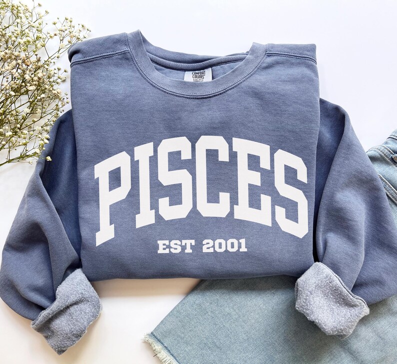 Custom Pisces Sweatshirt, Comfort Colors Custom Pisces Shirt, Pisces Gift, Custom Zodiac Shirt, Personalized Horoscope February March Gift