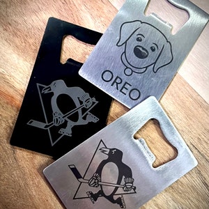 Abridor de botellas de billetera grabado personalizado