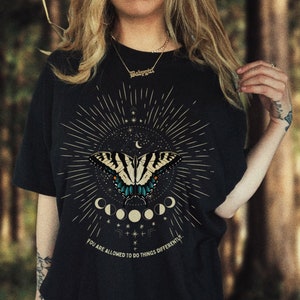 Witchy Stuff Monarch Butterfly Butterfly Shirt Butterfly Top Botanical Shirt Tarot Card Shirt Moon Shirt Butterfly Wings Oversized T Shirt