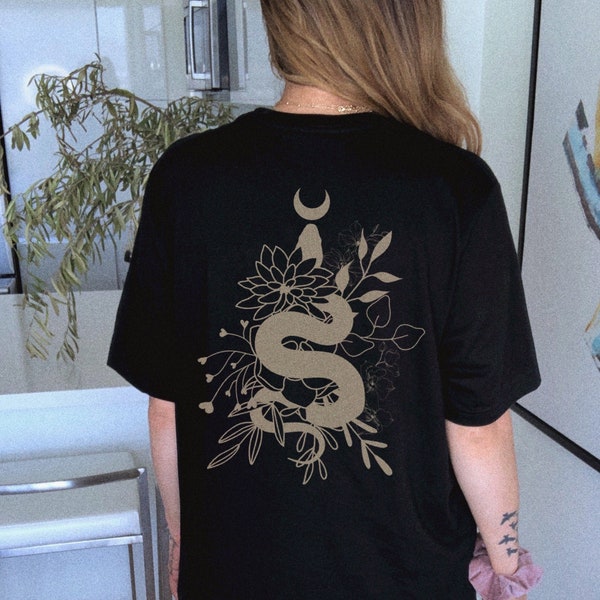 Sorcière chemise surdimensionné Tshirt serpent chemise chemise esthétique serpent vêtements tatouage chemise autonomisation chemise fille puissance chemise tarot chemises femmes