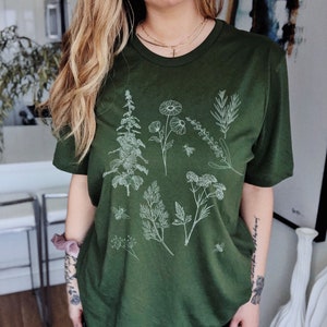 Cottagecore Clothing Line Art Shirt Bee Shirt Wildflower Shirt Bees Shirt For Women Goblincore Botanical Shirt Mori Girl Aesthetic Tshirt