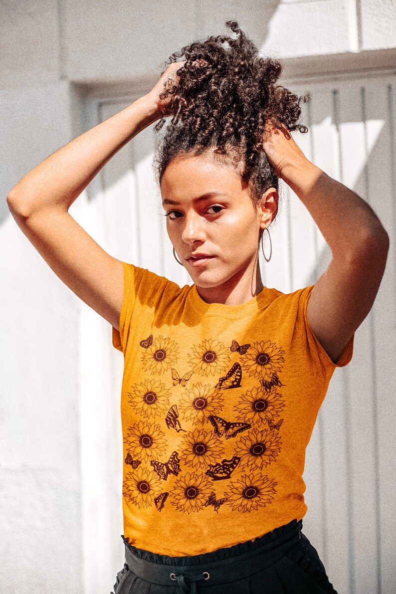 Sonnenblume Shirt Cottage Core Kleidung Gärten Shirt Save the Bees Plant Lady Earth Day Botanisches Shirt Bild 2