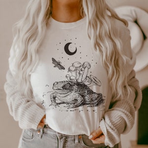 Frog Aesthetic Frog and Toad Shirt Frog Print Frog and Toad Outdoor Shirt Goblincore Cottagecore Clothing Fairycore Clothing Alternative