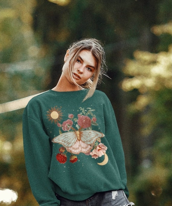 liaishome Cottagecore Clothing Luna Moth Art Trendy Oversized Sweatshirt Aesthetic Crewneck Cottage Core Botanical Shirt Garden Shirt Sun and Moon Art