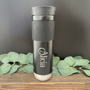 YETI Rambler - Taza de acero inoxidable aislada al vacío con tapa  MagSlider, 24 onzas, color carbón