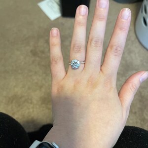 Hannah: Round Cut Solitaire with Under Halo CZ & Sterling Silver zdjęcie 8