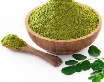 Moringa powder in mask or slimming detox drink