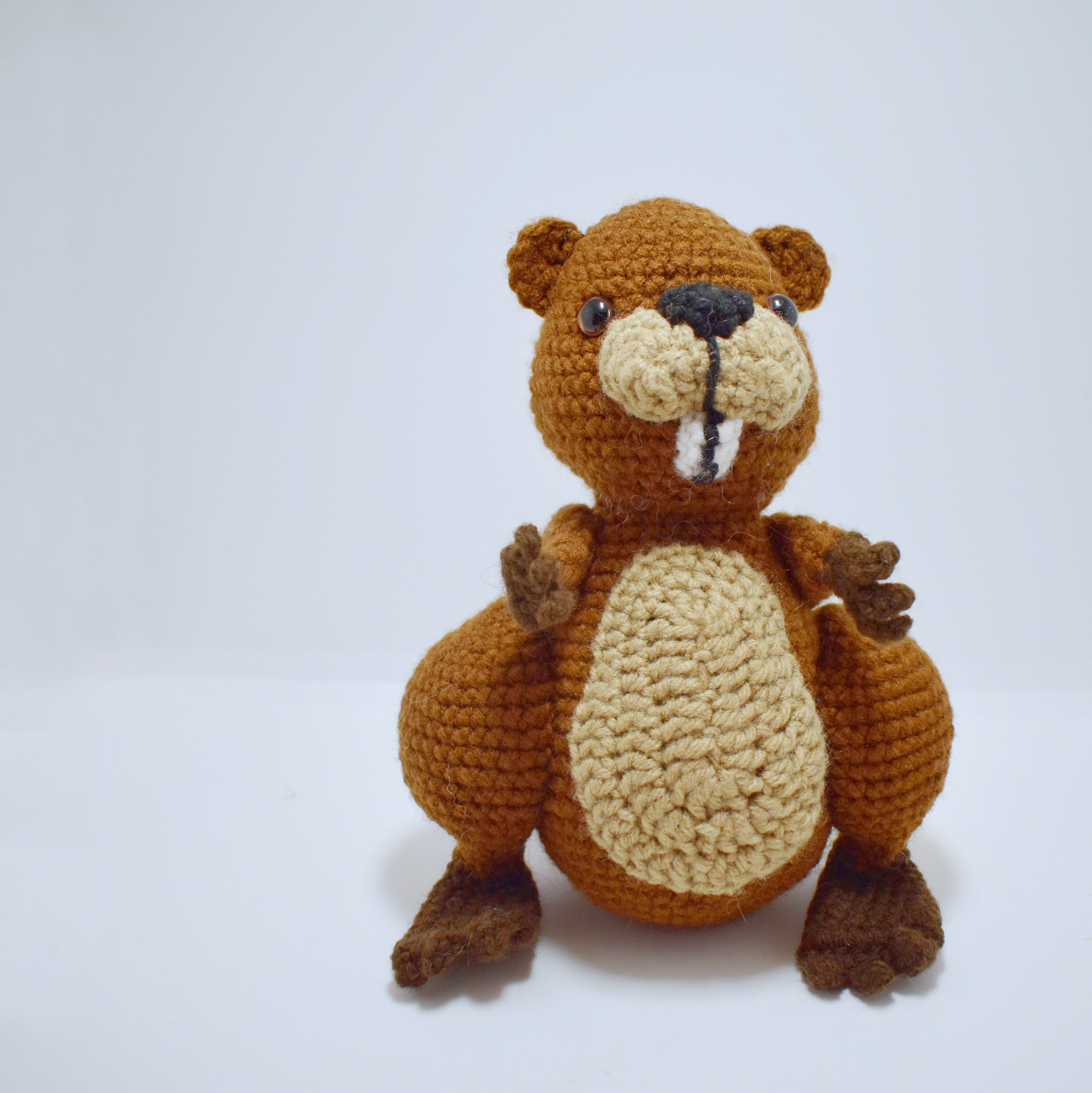 Beaver doll crochet//Beaver toy beaver stuffed animal plushie - Etsy.de