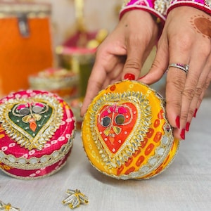 Boîte ladoo - Bonbonnière bandhej - Thambulam - Cadeaux de l'Aïd Diwali - Noix Mithai - Bhaji Box de fruits secs - Cadeaux de mariage hindou punjabi - Retourner des cadeaux pour Pooja