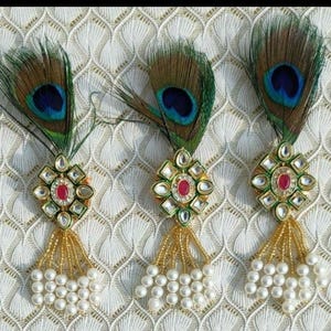 100x Peacock Feather Kundan Brooches: Indian Wedding Favors, Sangeet Haldi Decor