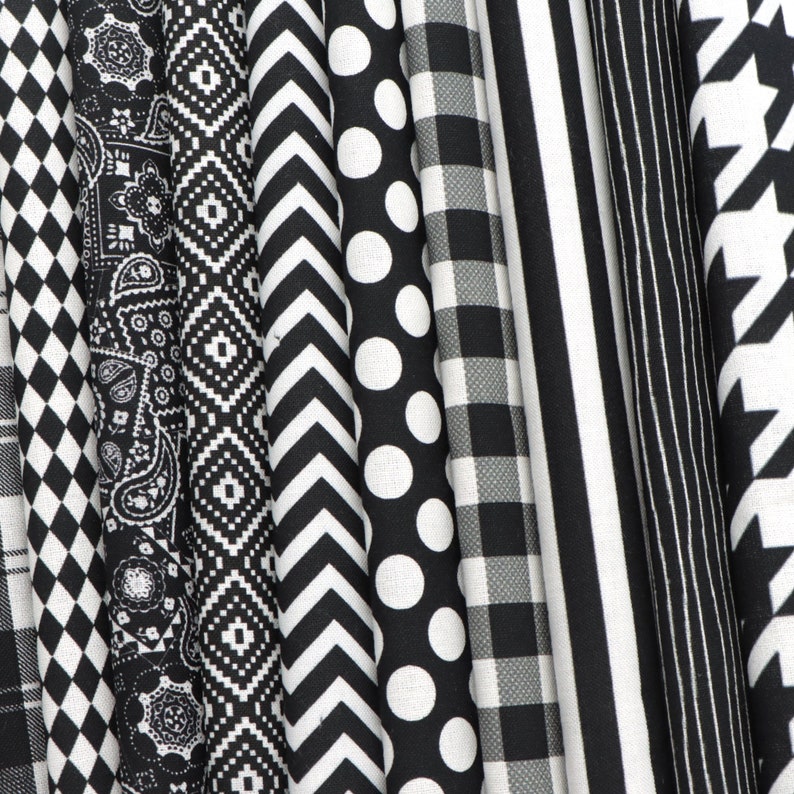 10pcs Black Series Geometric Patterned Polyester Cotton Fabric Craft Fabric Bundles for Patchwork Sewing DIY Projects