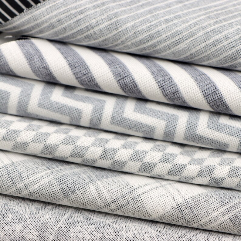 10pcs Black Series Geometric Patterned Polyester Cotton Fabric Craft Fabric Bundles for Patchwork Sewing DIY Projects