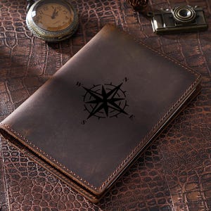 Personalisierte Passhülle | Leder Passhülle Brieftasche | Benutzerdefiniertes Reisezubehör | Einzigartiges Geschenk für Reisende