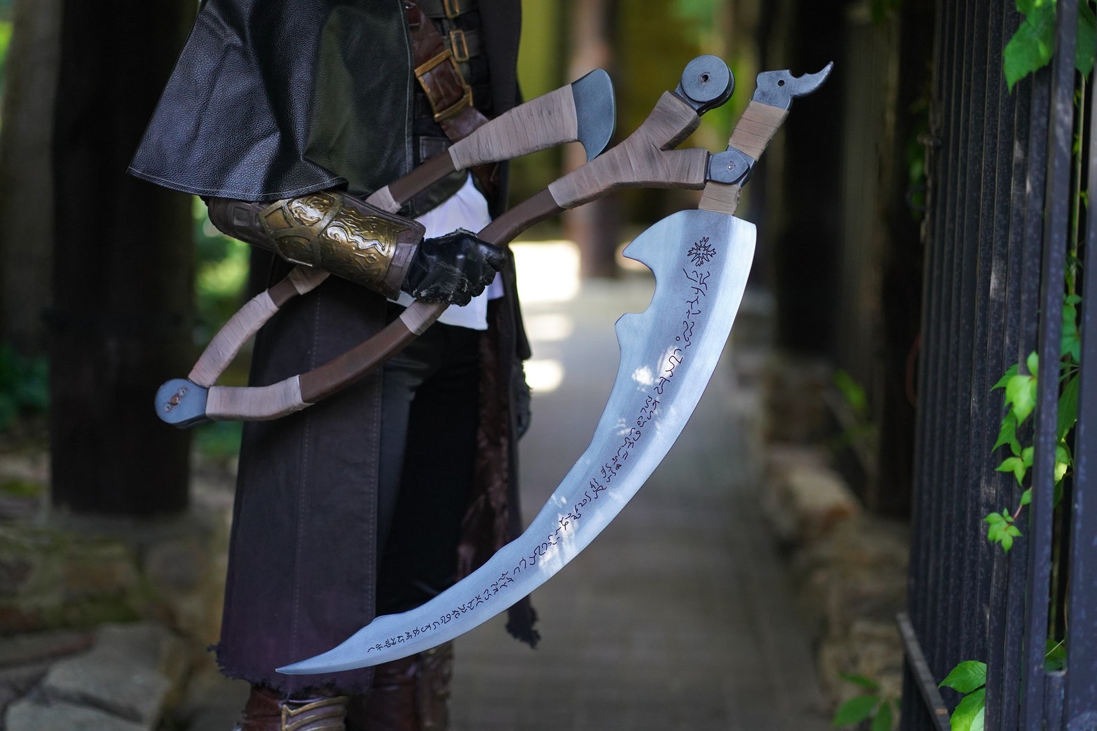Bloodborne costume Weapon / Saw cleaver / Beasthunter Saif / Etsy