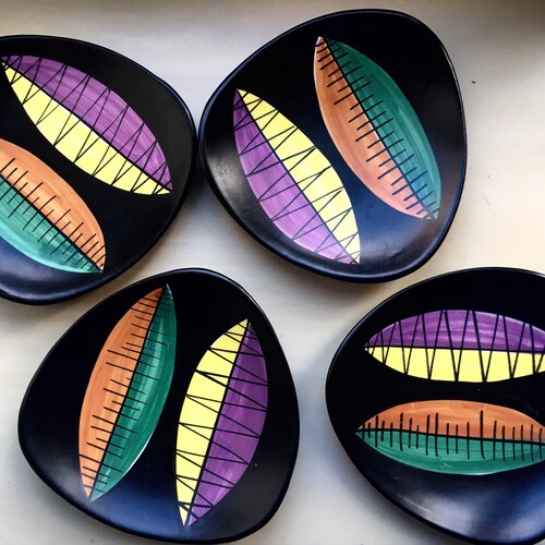 Set of 4 rare Mid Century Modern SMF shops Schramberger Majolika Fabrik Nairobi decor ceramic plates design Elfi Stadler. West Germany, 1950s.