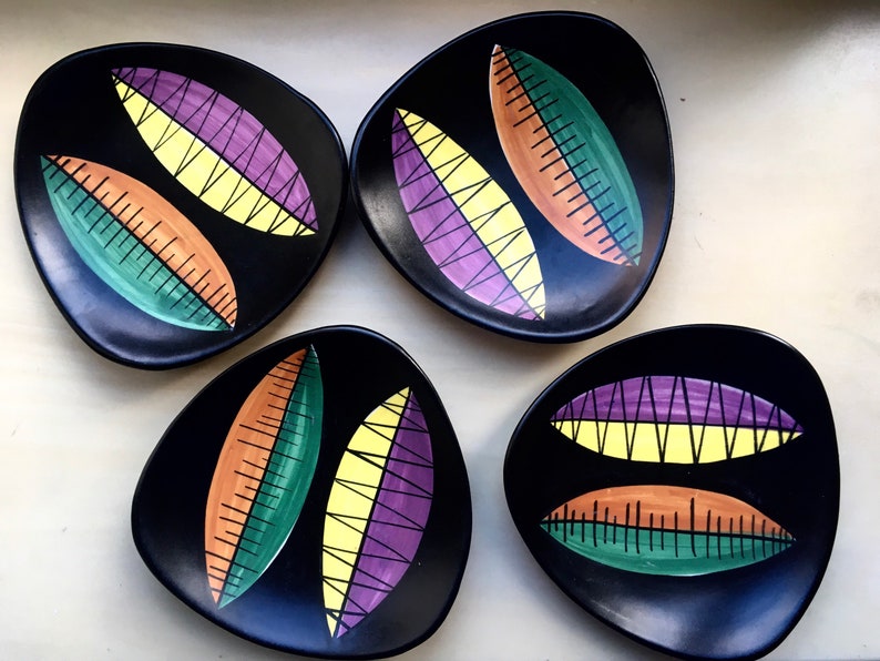 Set of 4 rare Mid Century Modern SMF shops Schramberger Majolika Fabrik Nairobi decor ceramic plates design Elfi Stadler. West Germany, 1950s.
