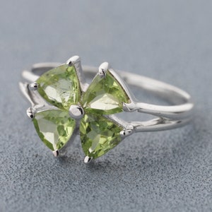 Peridot Ring - Natural Green Peridot Flower Ring - Peridot Gemstone Ring -  Sterling Solid Silver Peridot Ring - Birthstone Ring Handmade