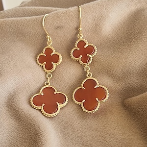 Boucles d'oreilles pendantes trèfle cornaline, boucles d'oreilles pendantes double fleur en or 18 carats, bijoux tendance bohème, boucles d'oreilles élégantes en argent sterling 925