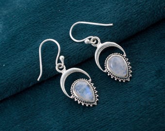 Pendientes de piedra lunar arcoíris, joyería minimalista bohemia, pendientes de piedras preciosas en plata de ley 925, pequeñas joyas con piedras de nacimiento, regalo bohemio chic hecho a mano.
