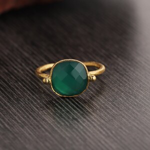 Natural Green Onyx Ring - Handmade Gemstone Ring - cushion Gemstone Ring - December Birthstone - 925 Sterling Silver - Cocktail Ring
