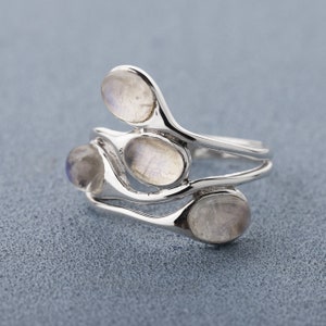 Rainbow Moonstone  Sterling Silver Moonstone Ring - 925 Sterling Silver Ring Moonstone Cabochons Ring