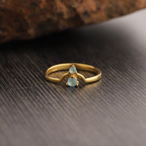 18k vergulde ring alle ringmaten - blauwe chalcedoonring - edelsteenring - minimalistische ring - gelaagdheid - stapelring - cadeau voor haar