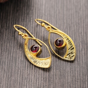 Orecchini in granato autentico, orecchini pendenti e pendenti, regalo di gioielli in granato per donna, orecchini placcati in oro 18 carati, orecchini con pietra portafortuna di gennaio per amore