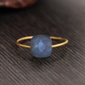 Gold Labradorite Ring | Minimalist Gemstone Jewelry | Handmade Blue Stone Ring | Dainty Gold Band | Unique Labradorite Jewelry, Gift for Her