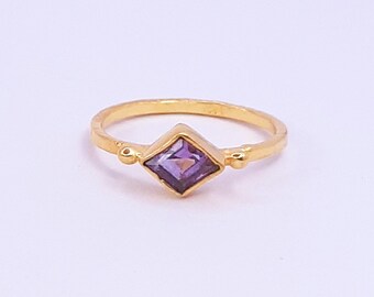 Anillo delicado de amatista, anillo personalizado de plata 925 con amatista, anillo de piedra natal de febrero, anillo cuadrado morado de plata, aniversario, regalo para el amor