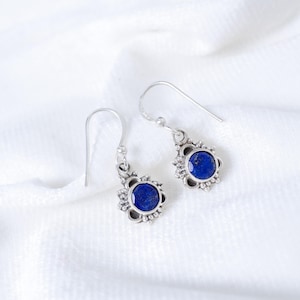 Eleganta lapis lazuli-örhängen, 925 massiva silverörhängen, blommiga örhängen, minimalistiska smycken handgjorda hängande örhängen bröllopspresent till henne