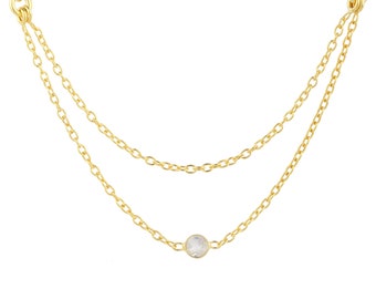 Collar de piedra lunar. Collar pequeño de piedra lunar. Collar diminuto de piedra lunar, collar de piedra lunar en capas, collar de oro con cadena de piedra lunar en capas.