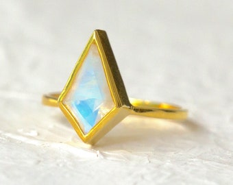 14k Gold Filled Natural Moonstone Ring, Unique Boho Jewelry, Kite Moonstone Engagement Ring, Solitaire Ring June Birthstone, Handmade Ring
