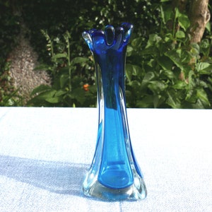 1970&#39;s Small Blue Murano Glass Vase, Glass Finger Vase, Handblown Glass Vase, Mid Century Vase, Retro 70&#39;s Vase, Venetian Glass Vase 19.5cm