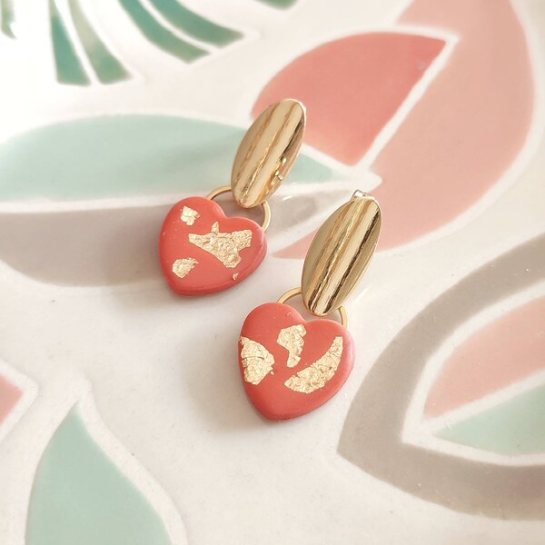 Boucles d'oreilles en argile polymère et laiton, coloris Terracotta,forme cœur, modèle Shinzō