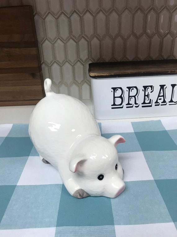 Adorable Piggie Decor