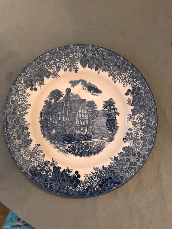 Huddington Court Wedgwood Queen’s Ware 8” Plate