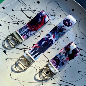 Pulsera inspirada en anime / T.Ghoul / Llavero de anime / Accesorios de manga / Co By Coe / Regalo de anime / Regalo único / Idea de regalo para un fan del anime / Llavero