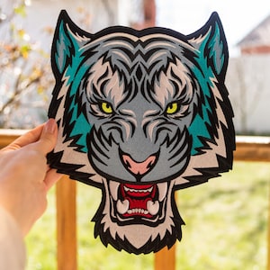 Toppa grande con tigre blu: toppa posteriore ricamata e termoadesiva