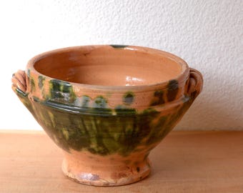 Rustic Green-Glazed Terracotta Bowl – Vintage Handcrafted Clay Vessel with Side Handles