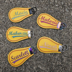 Baseball Taschenanhänger | Softball Anhänger | Baseball Schlüsselbund | Weiche alle Schlüsselanhänger | Individueller Schlüsselanhänger | Namensschild