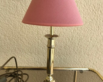 Beautiful filigree table lamp from the 70s made of brass.