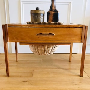 Danish design vintage sewing box / side table / small chest of drawers / flower table from the 60s made of teak wood