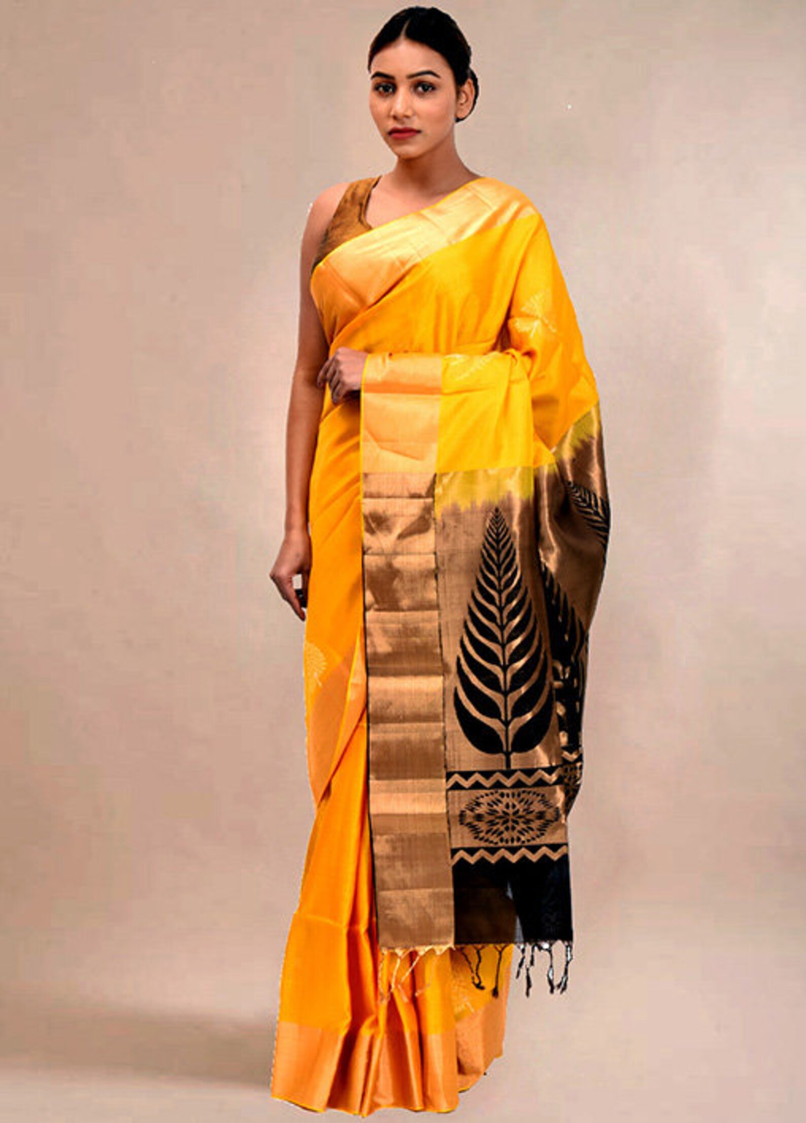 bride yellow kanjivaram saree