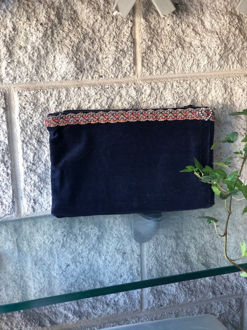 Handmade velvet sachet with 100/% recycled fabrics and vintage trim