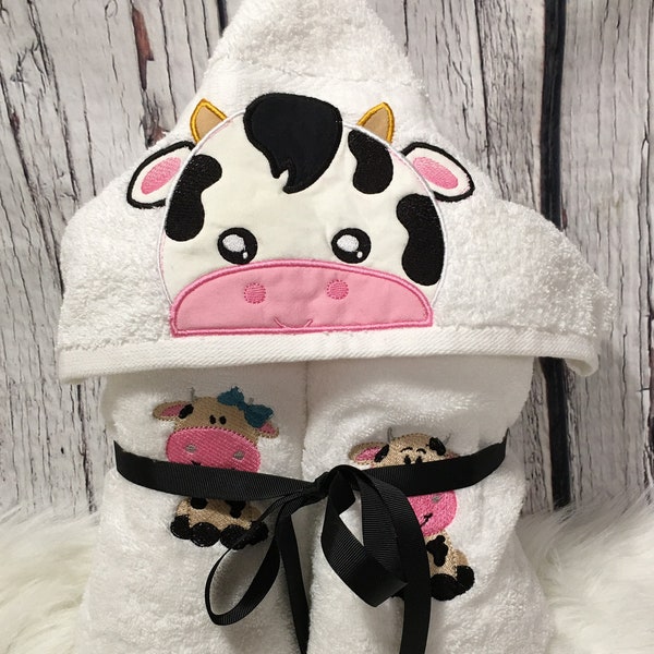 Cute Cow Farm Animal Hooded Towel, Full Size Bath Towel, Baby Shower Gift, Personalized Hooded Cow Towel, Customizable Pool Towel, Birthday
