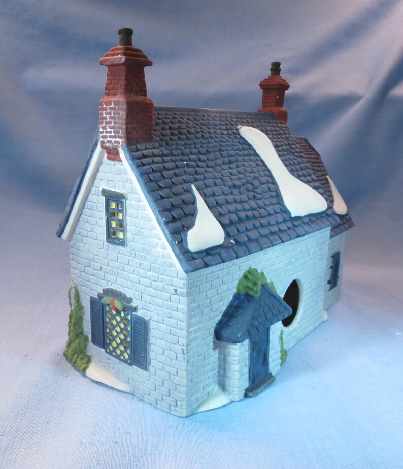 Department 56 Dickens/' Village Series Brownlow House Oliver Twist