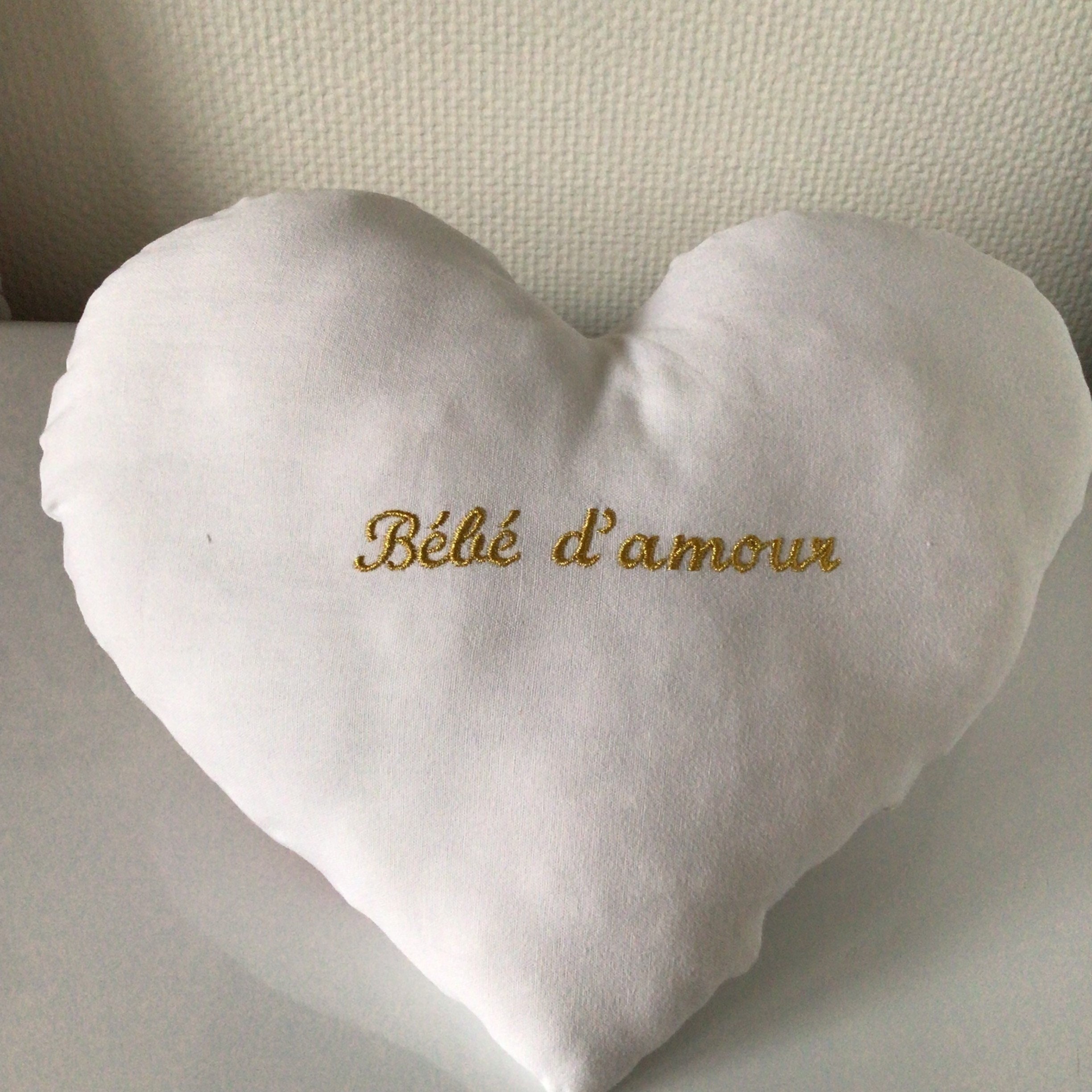 Coussin Coeur en Tissu Brodé